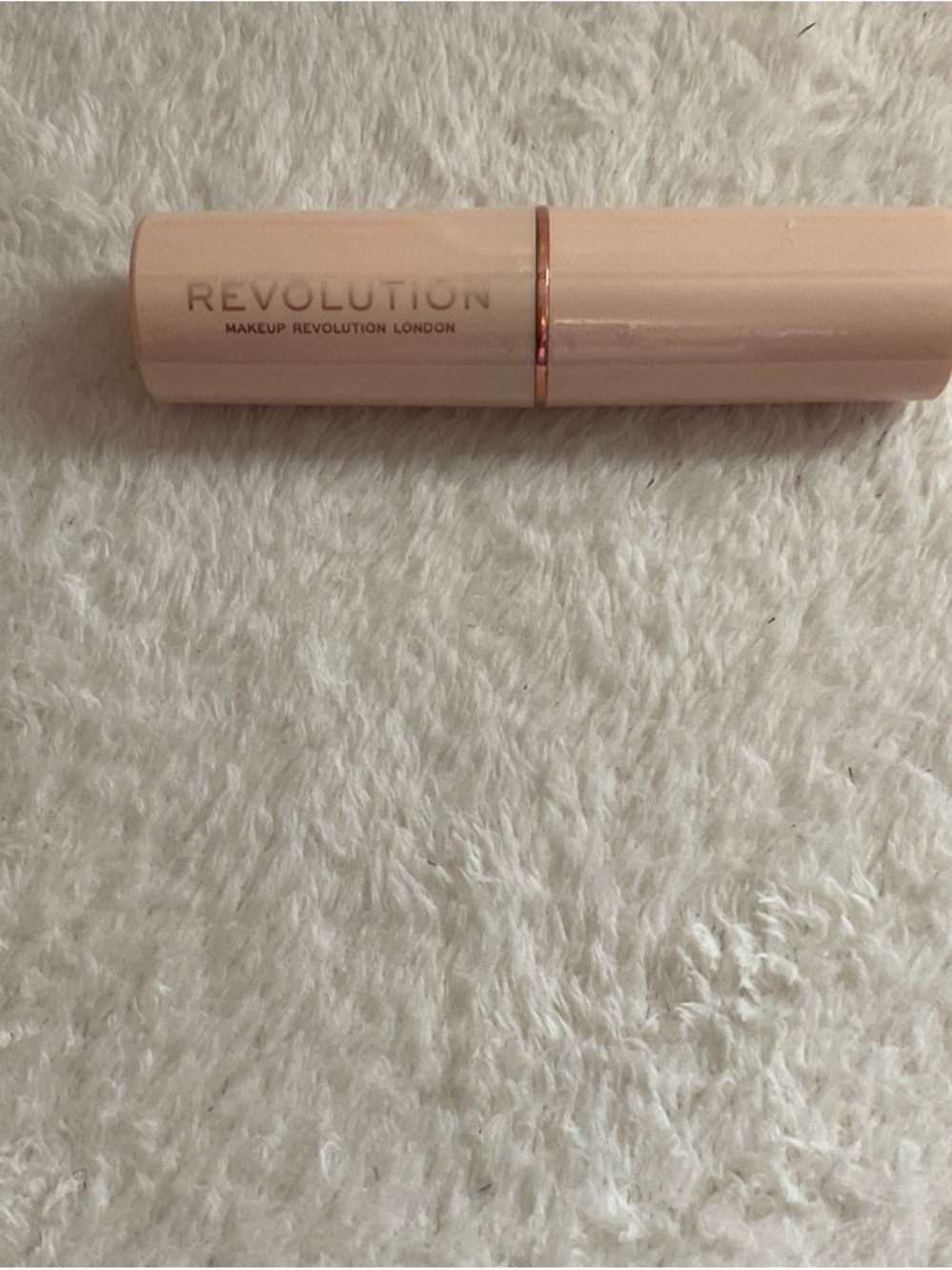 Revolution Fast Base Stick Foundation - Beige Peach - Picture 2 of 3